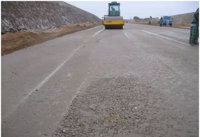 监理工程之公路工程路面施工安全管理 从准备到验收的全面管控